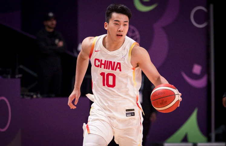 王俊杰在次, 中国男篮V, 首发