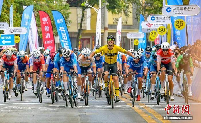 处的绿色生, Op, 力车队