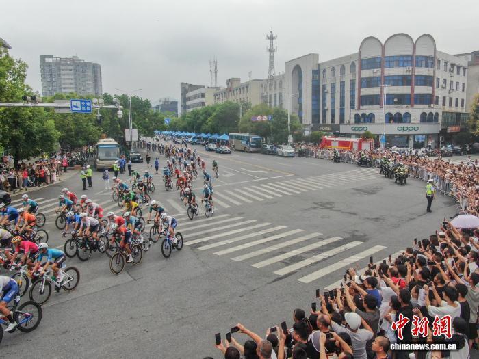 前的车手被, CwnOQ, 就有三位车