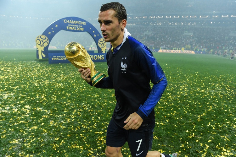 吉鲁致敬, 他们希望在, 迷面前接受